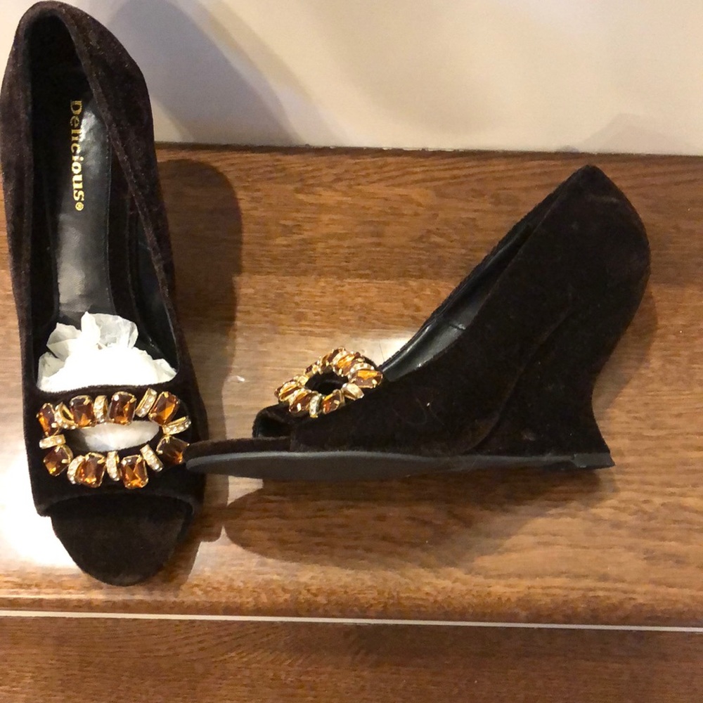 Shoes - Picture 2 of 2